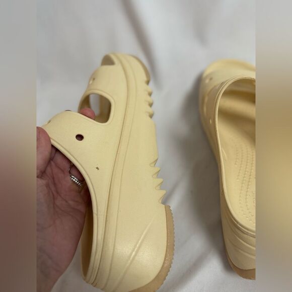 Crocs Classic Hiker XScape Women’s Sz 9 Vanilla Yellow Platform - Picture 7 of 10
